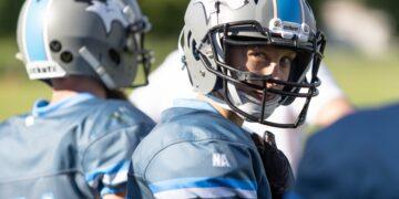 DEFENSE MIT WEIBLICHEM ESPRIT