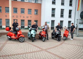 Bürgermeister Paul Mahr (Bildmitte) und die Mitglieder des Lions Club Marchtrenk - Welser Heide freuen sich schon auf das neue Charity Event.