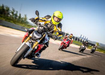 Motorrad- und Rollerfahrer/Innen Sommergefühl pur