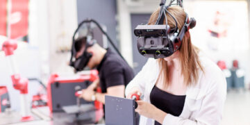 Fronius spendet Schweißsimulator