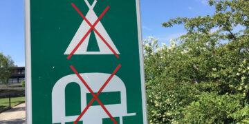 Wildcampen Verbotsschild